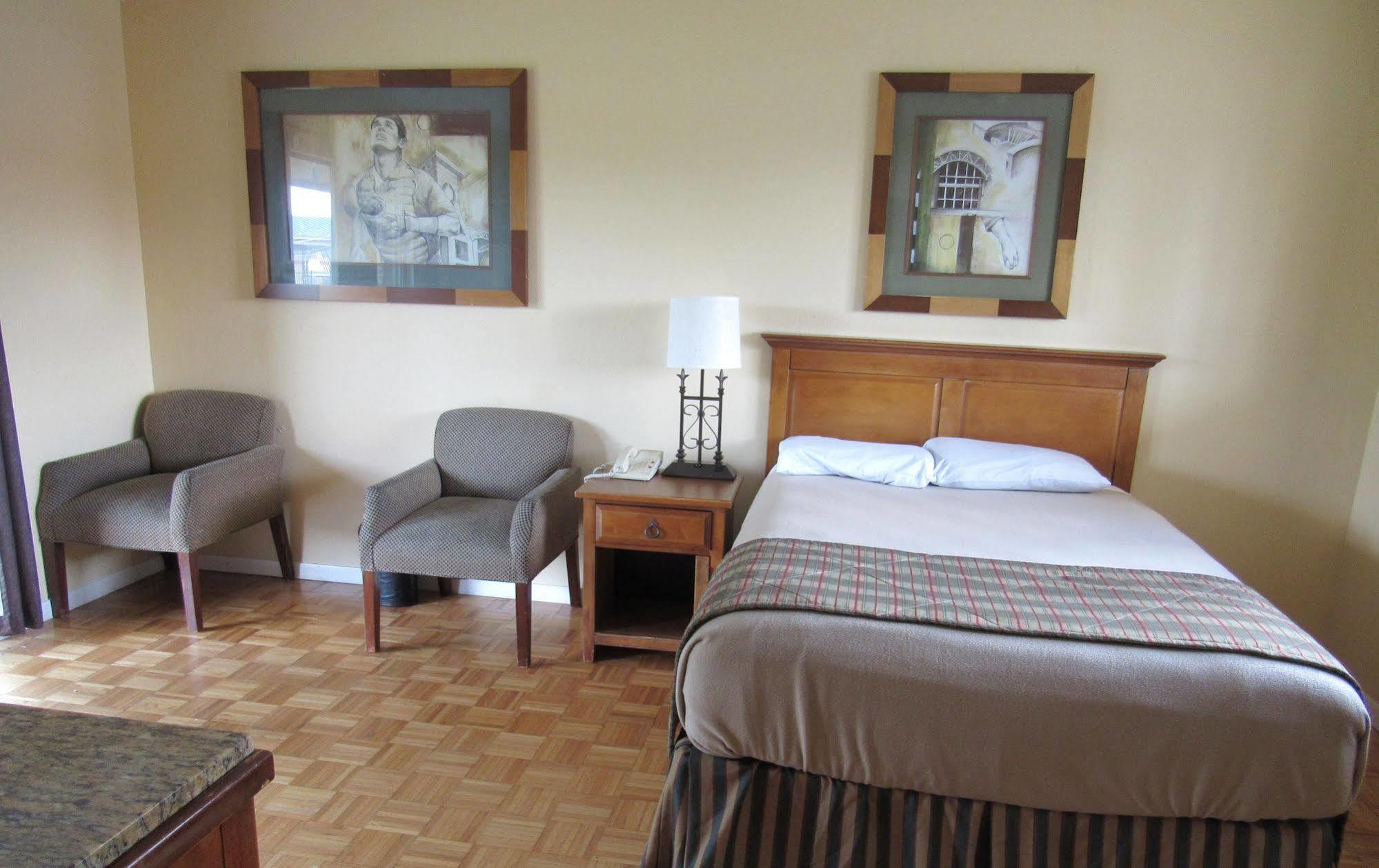 Alvin Extended Stay Экстерьер фото